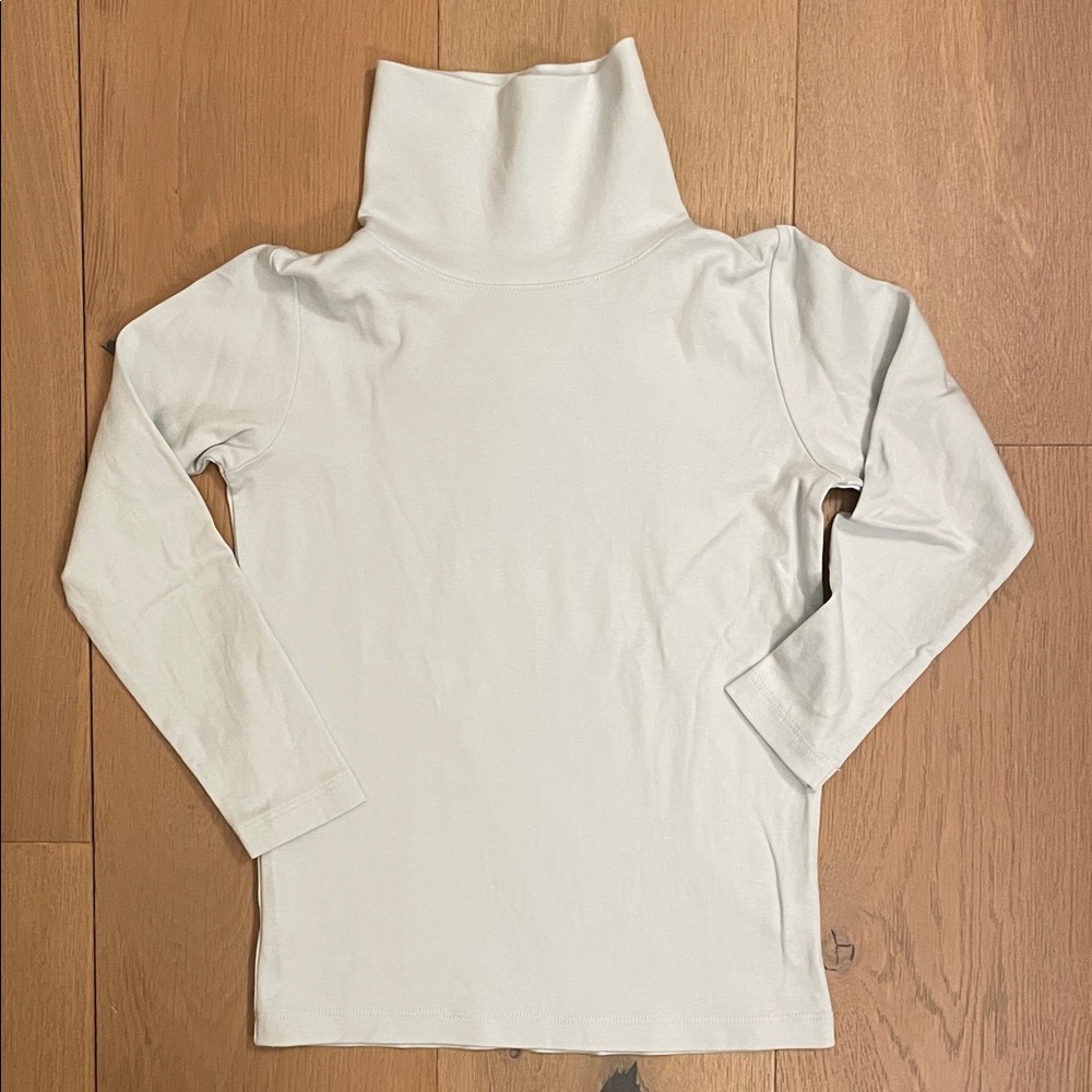 The Beaufort Bonnet Company light blue turtleneck, size 6